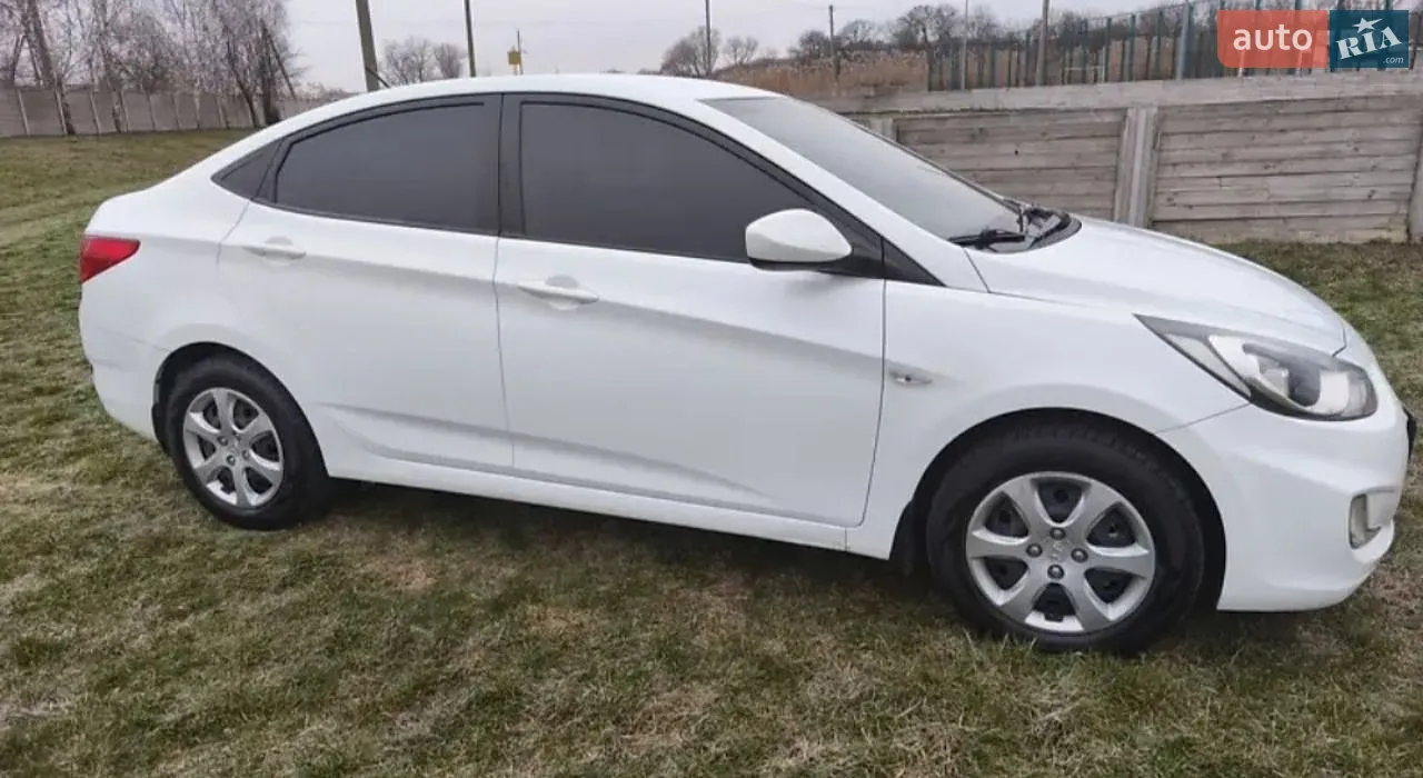 Hyundai Accent, 2012