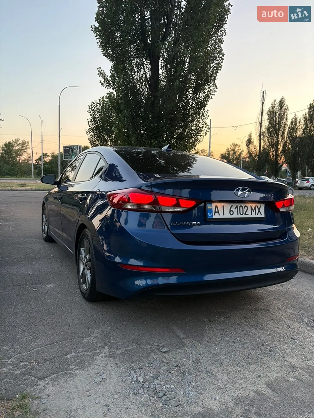 Hyundai Elantra 2017 — 1
