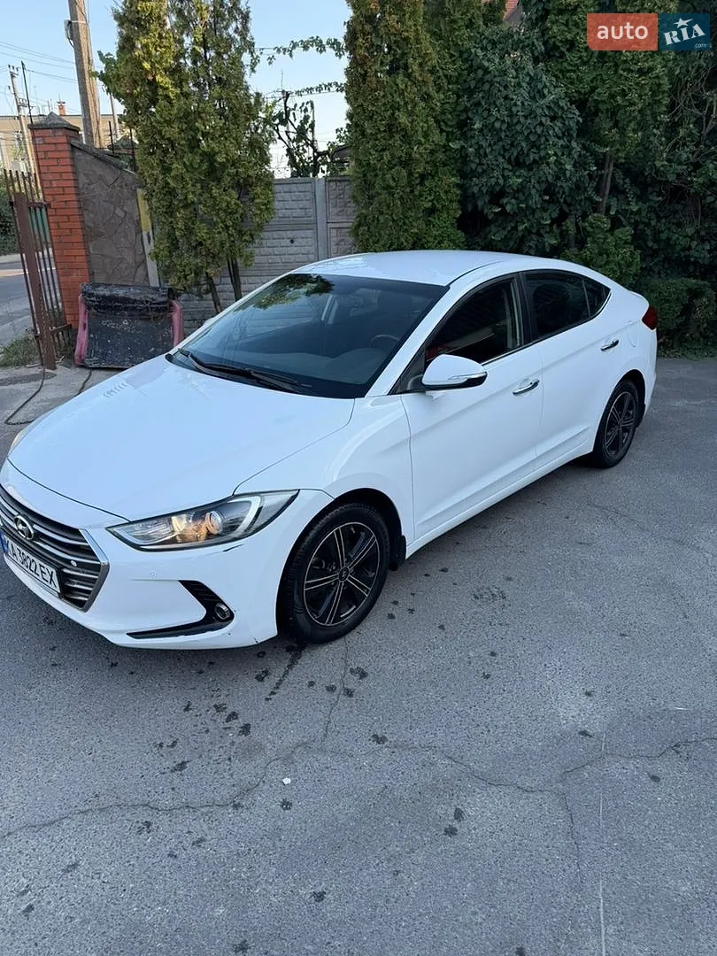Hyundai Elantra, 2016