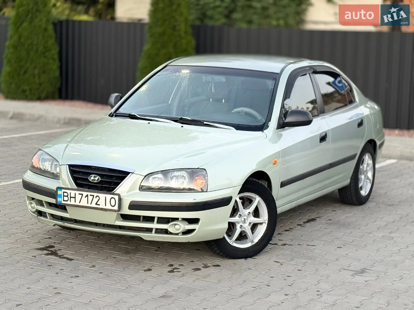 Hyundai Elantra, 2004