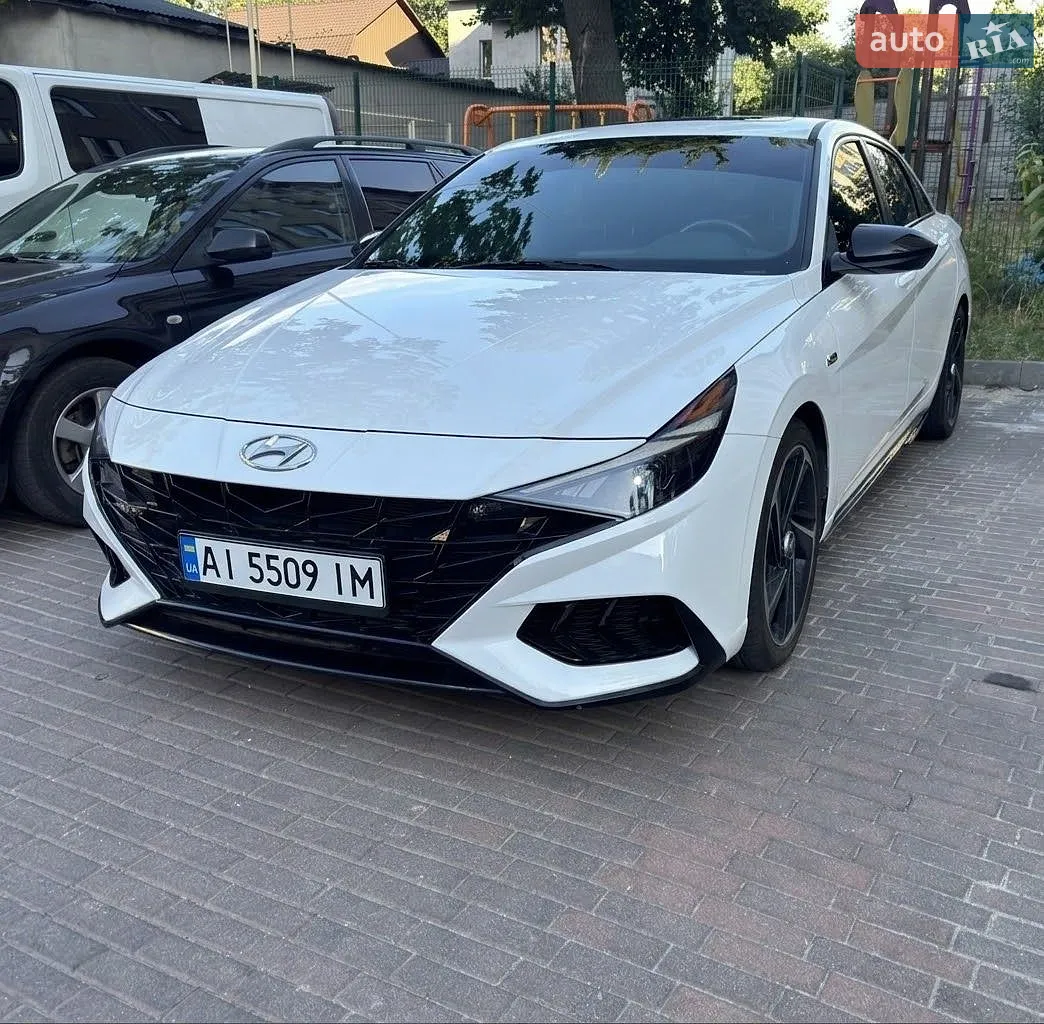 Hyundai Elantra, 2022