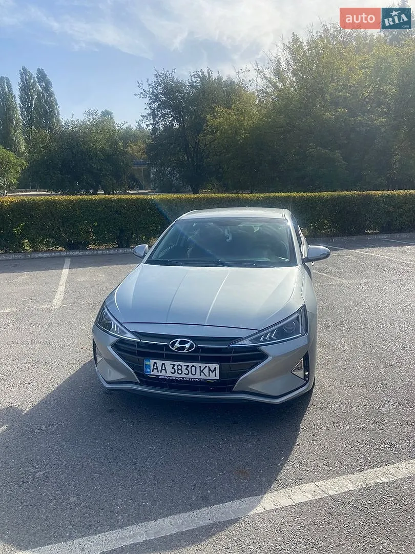 Hyundai Elantra, 2019
