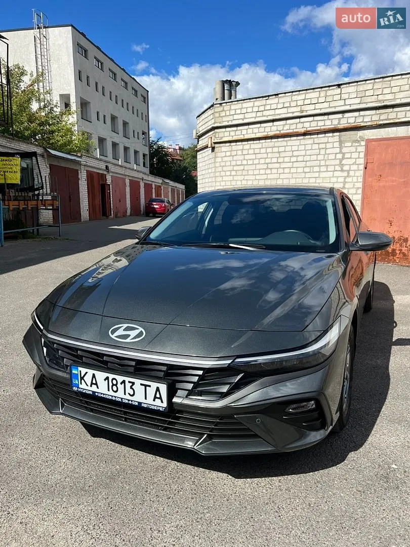 Hyundai Elantra, 2025