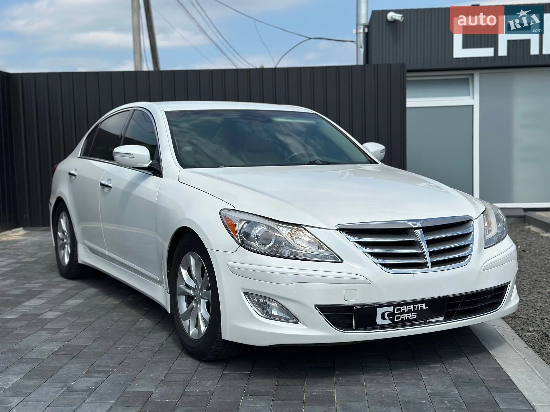 Hyundai Genesis, 2013