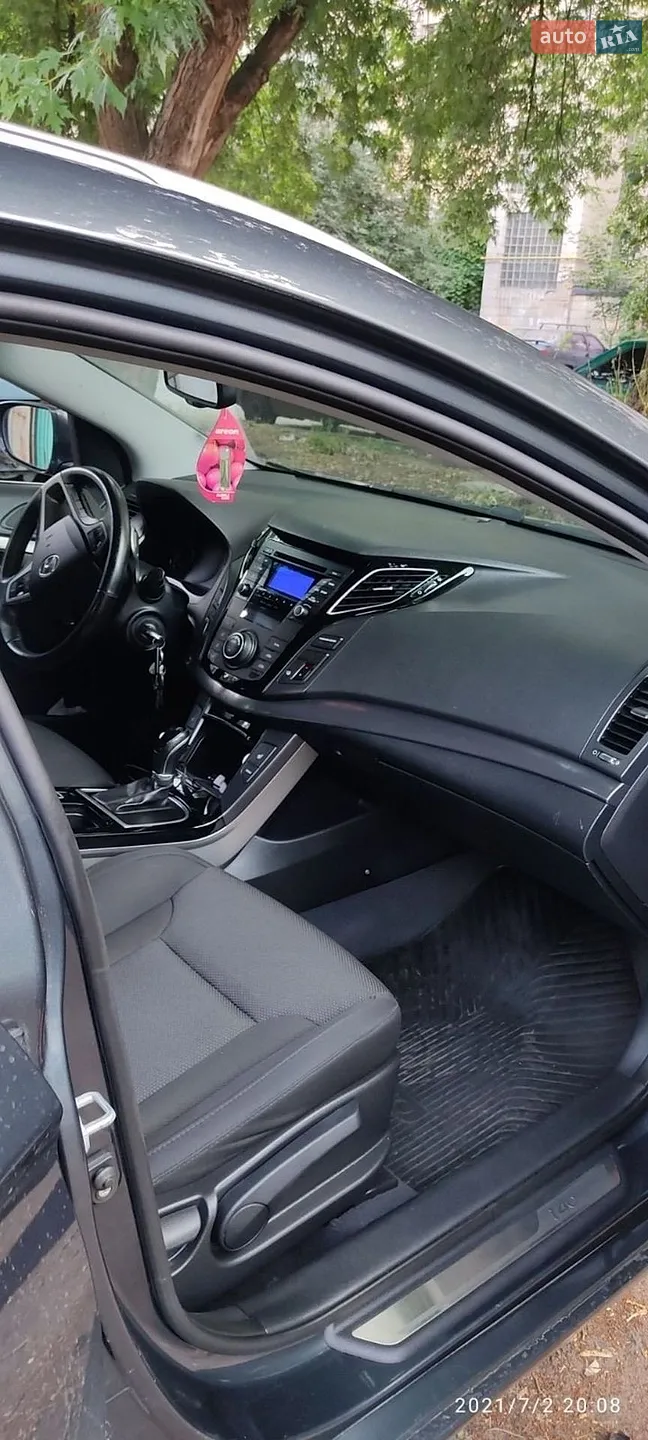 Hyundai i40, 2011