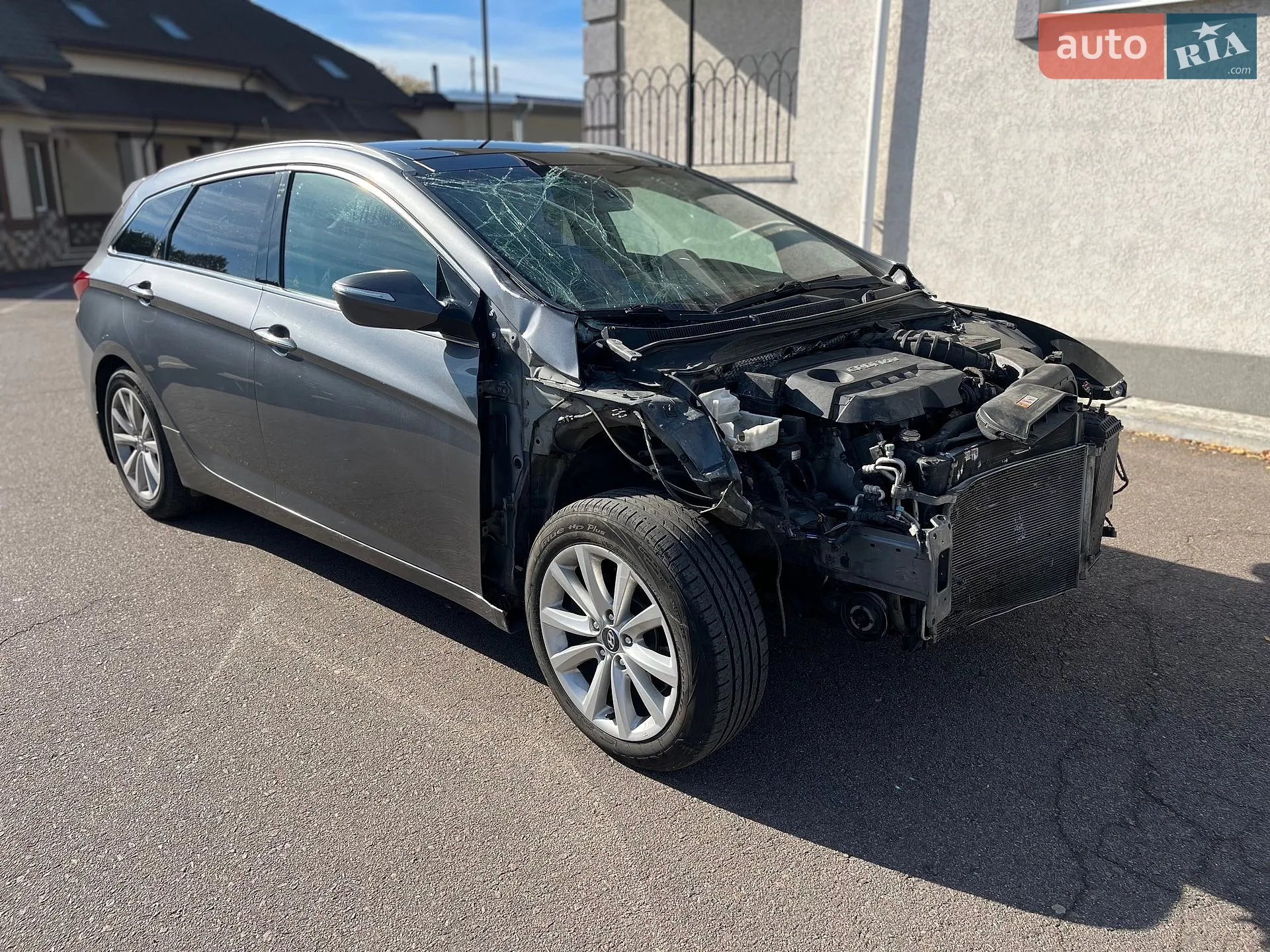 Hyundai i40, 2011