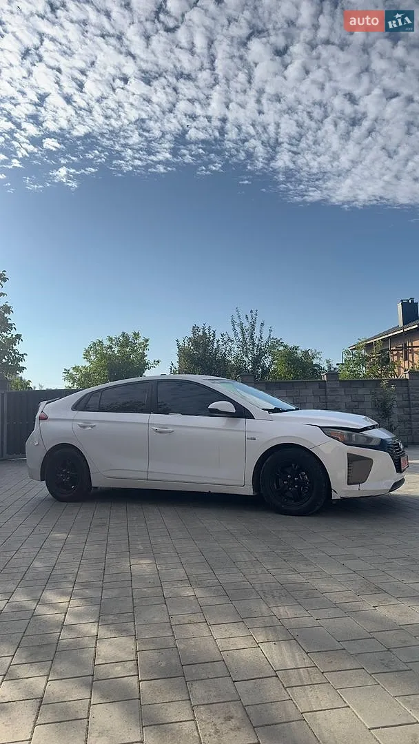 Hyundai Ioniq, 2017