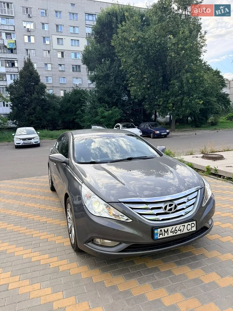 Hyundai Sonata, 2011