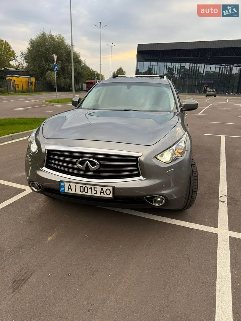 Infiniti FX 30, 2012