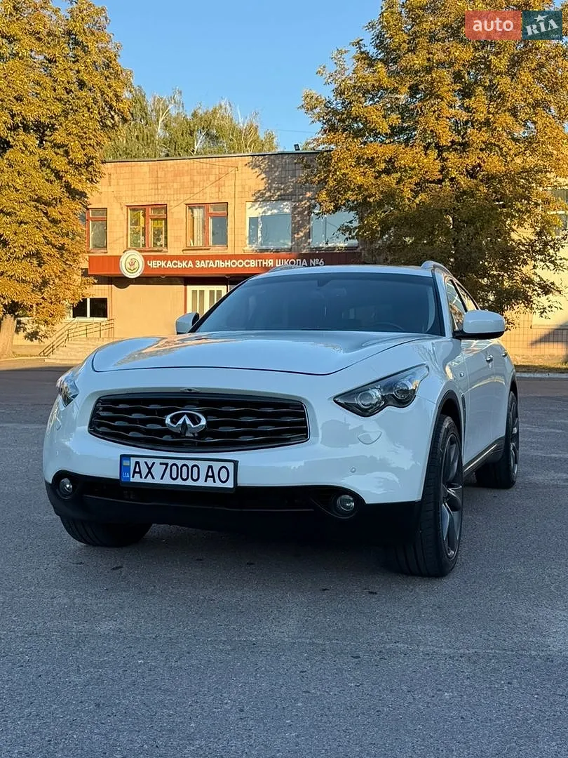 Infiniti FX 37, 2011