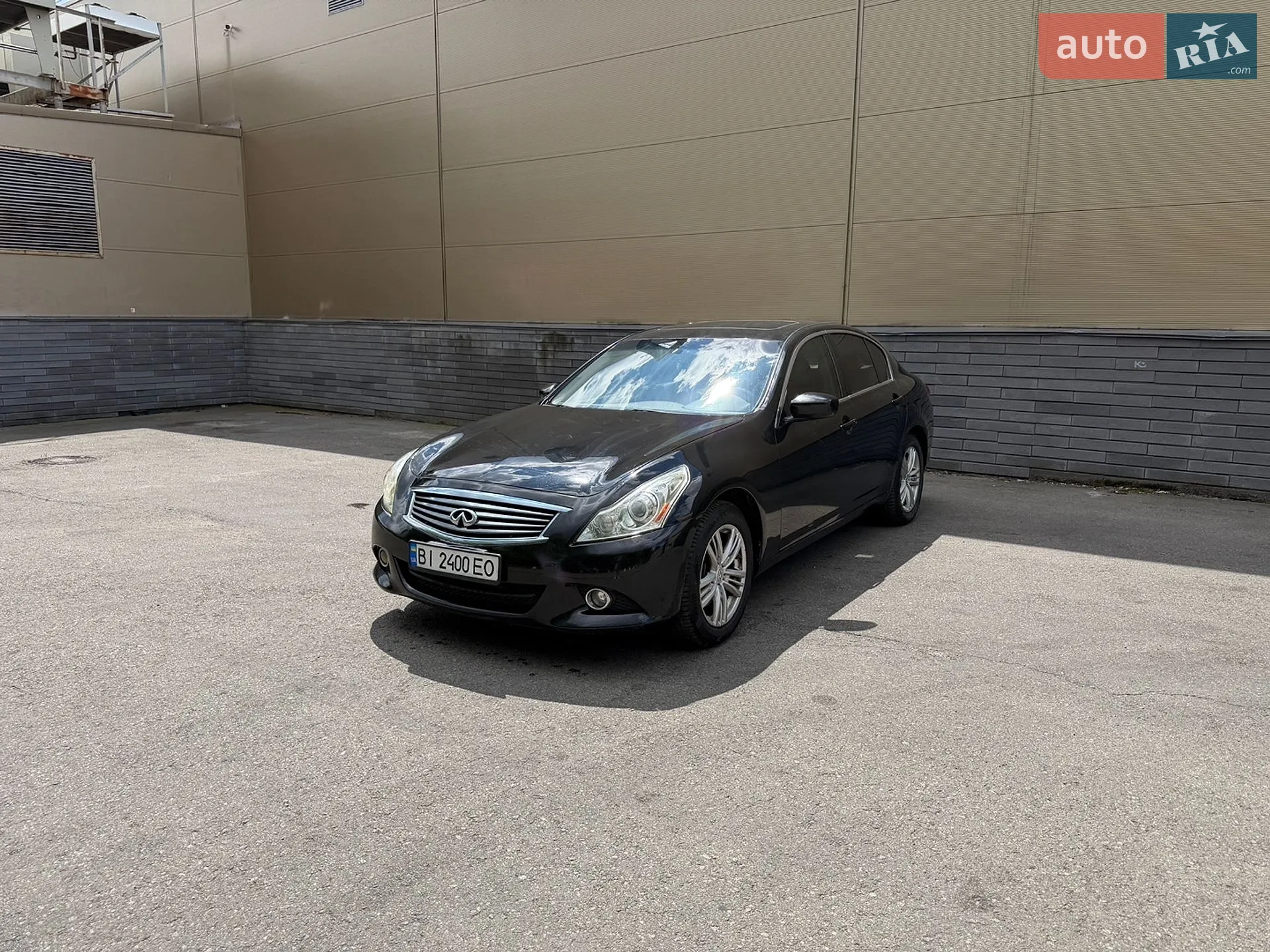Infiniti G25 2011 — 1
