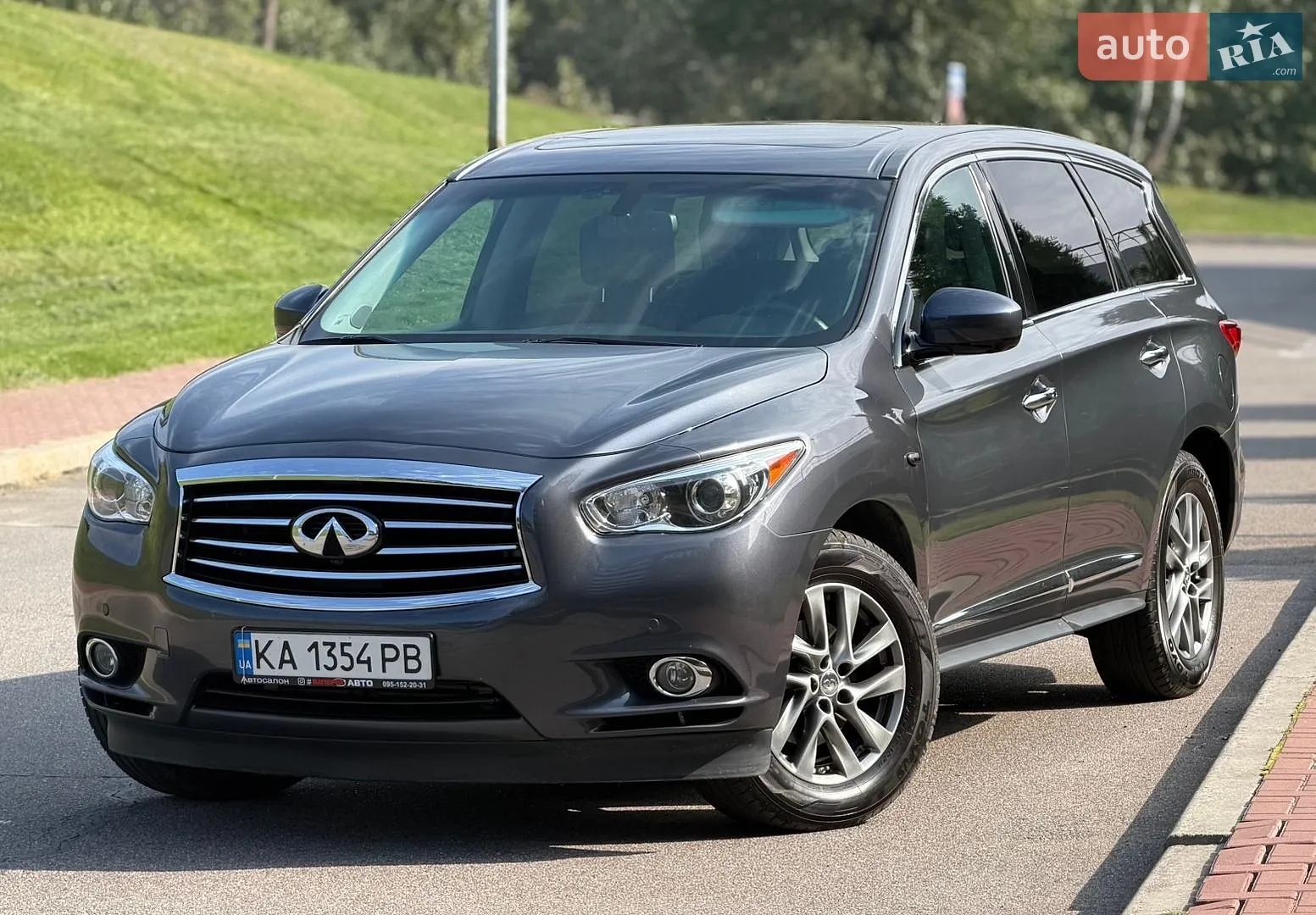 Infiniti JX35, 2012