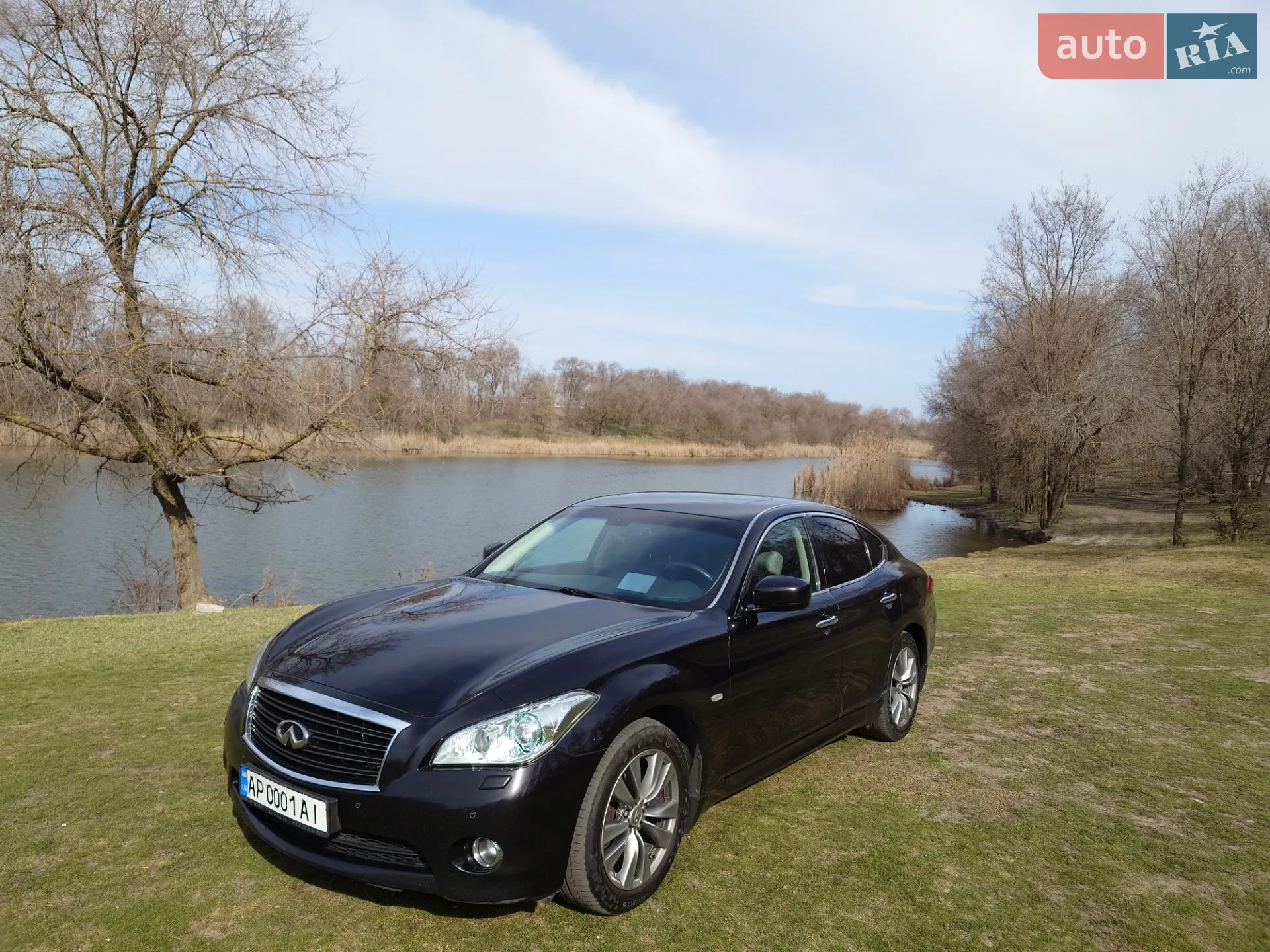 Infiniti M30, 2011