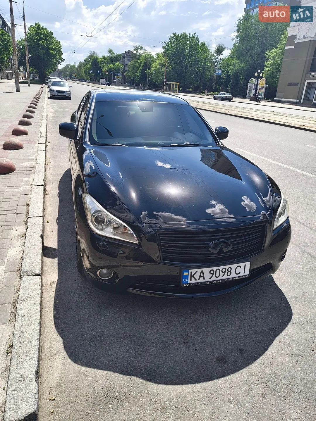 Infiniti M37, 2010