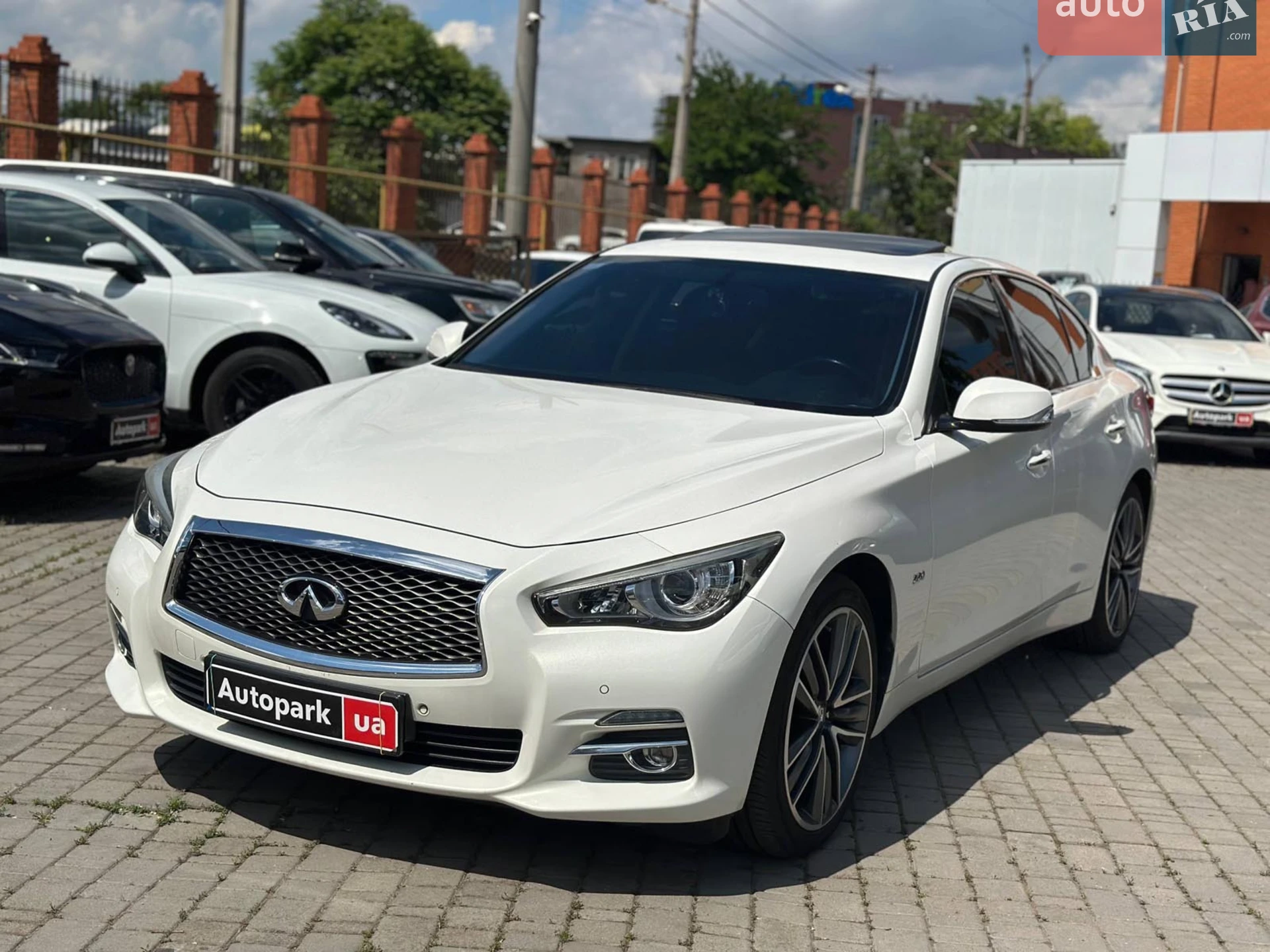 Infiniti Q50, 2015