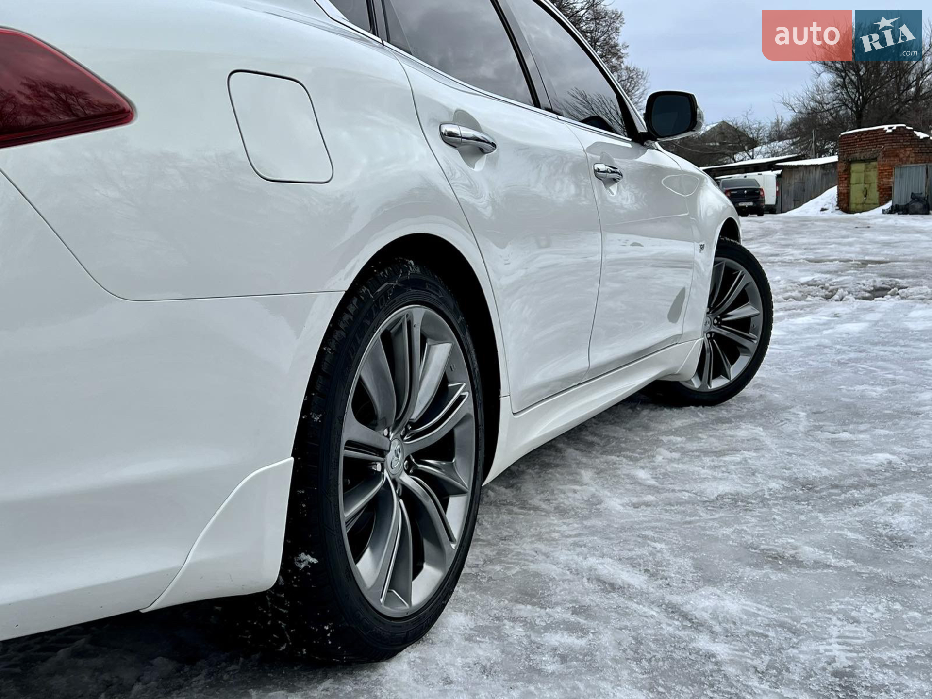 Infiniti Q70, 2015