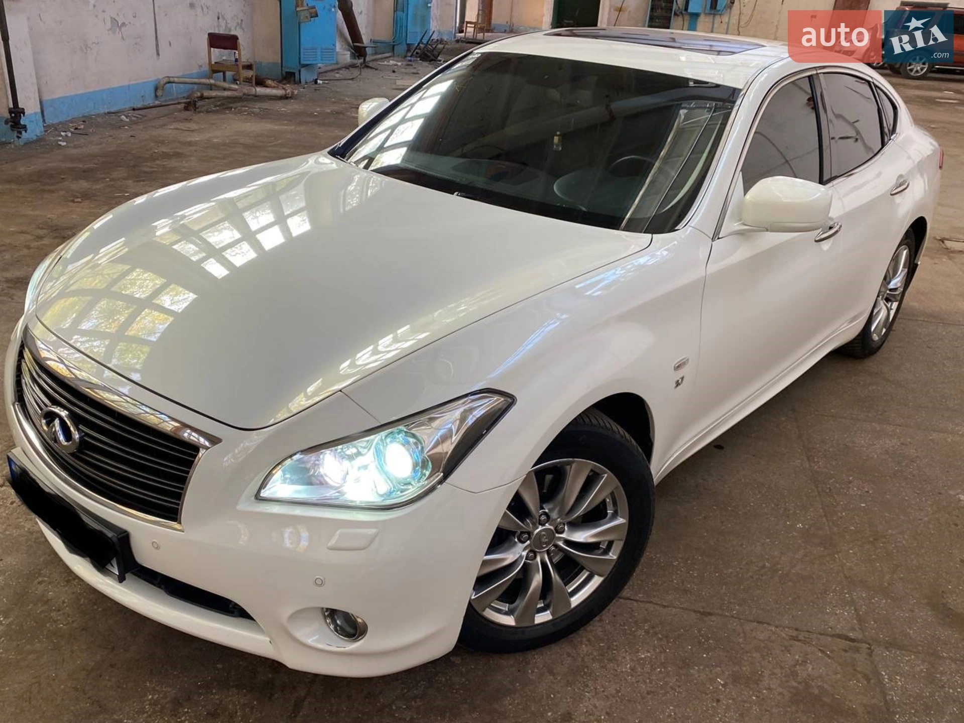 Infiniti Q70, 2015
