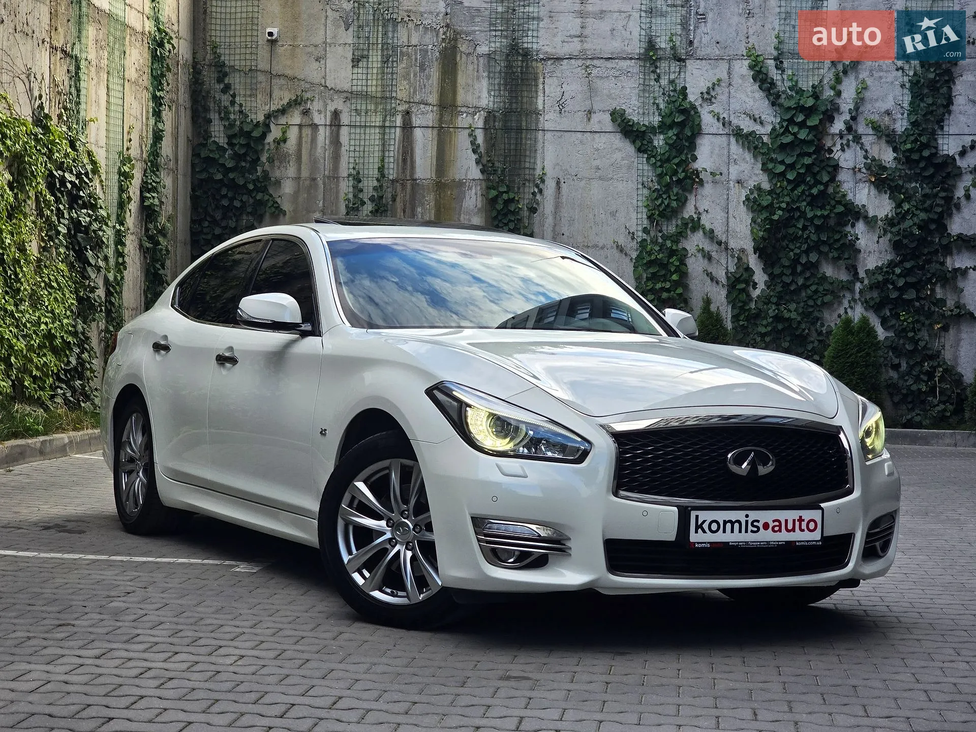 Infiniti Q70, 2017