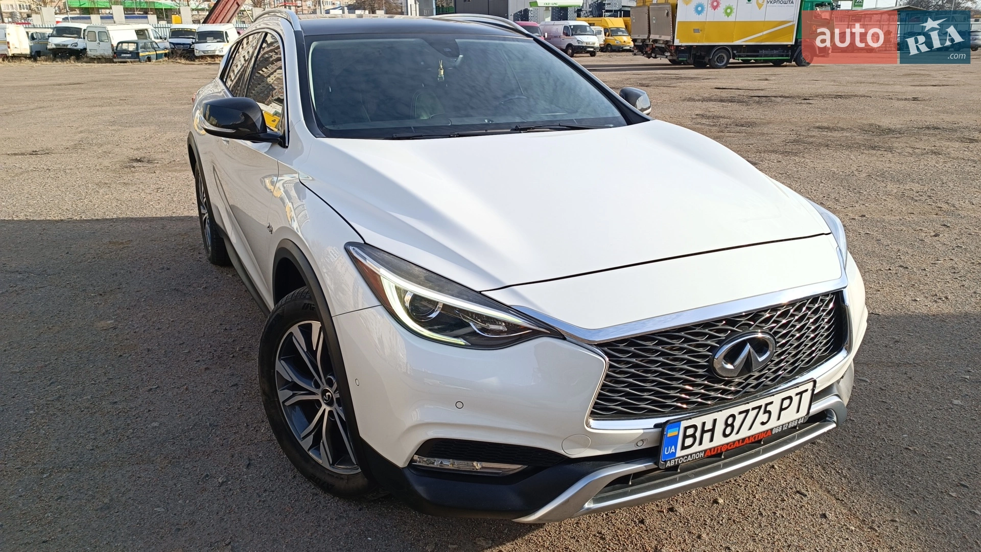 Infiniti QX30, 2016