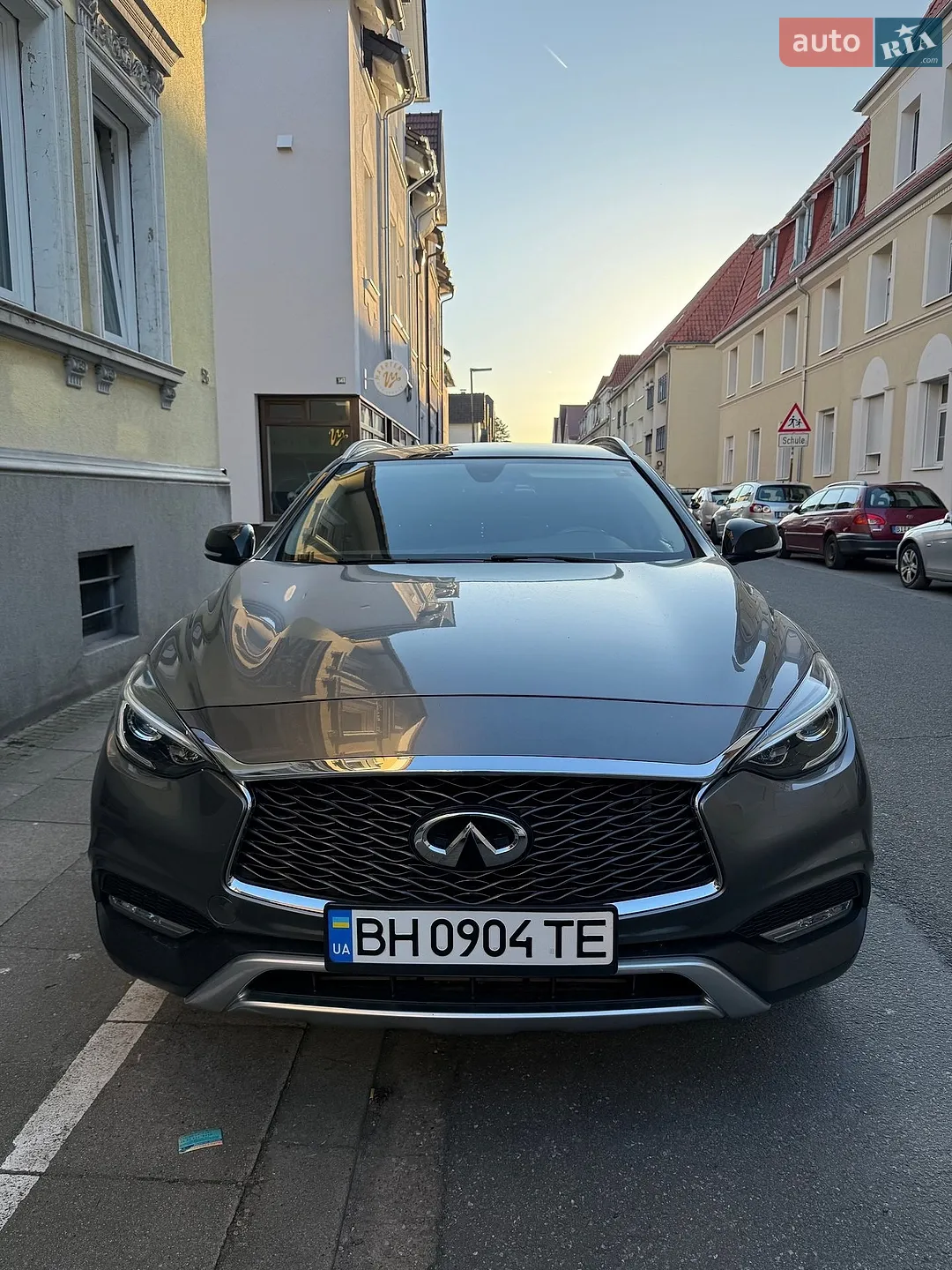 Infiniti QX30, 2016