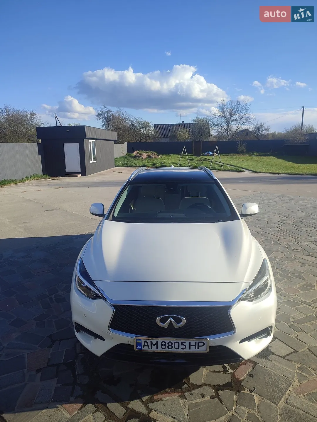 Infiniti QX30, 2016
