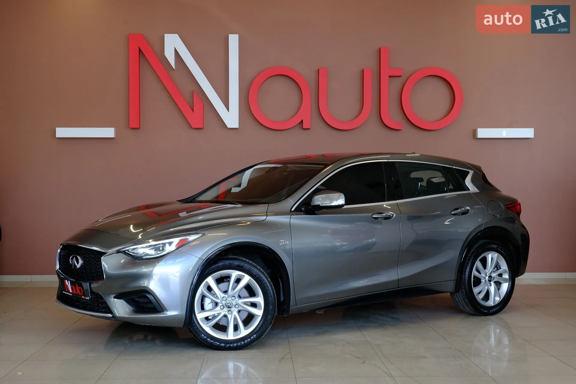 Infiniti QX30, 2016