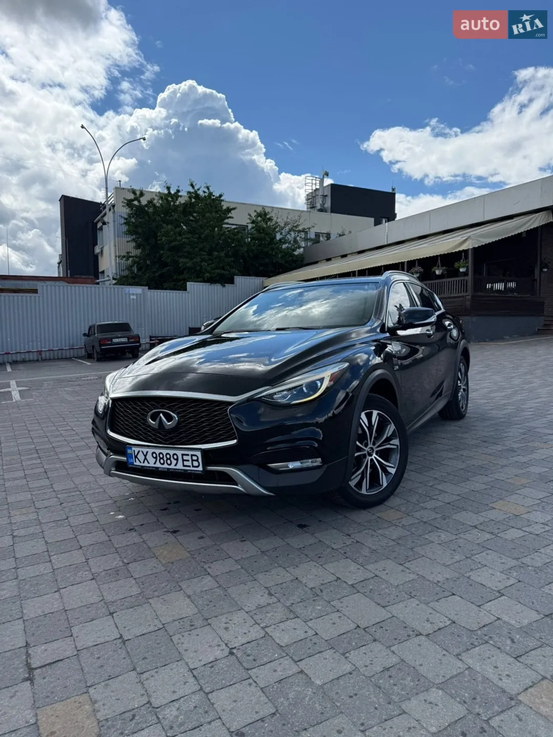 Infiniti QX30, 2016