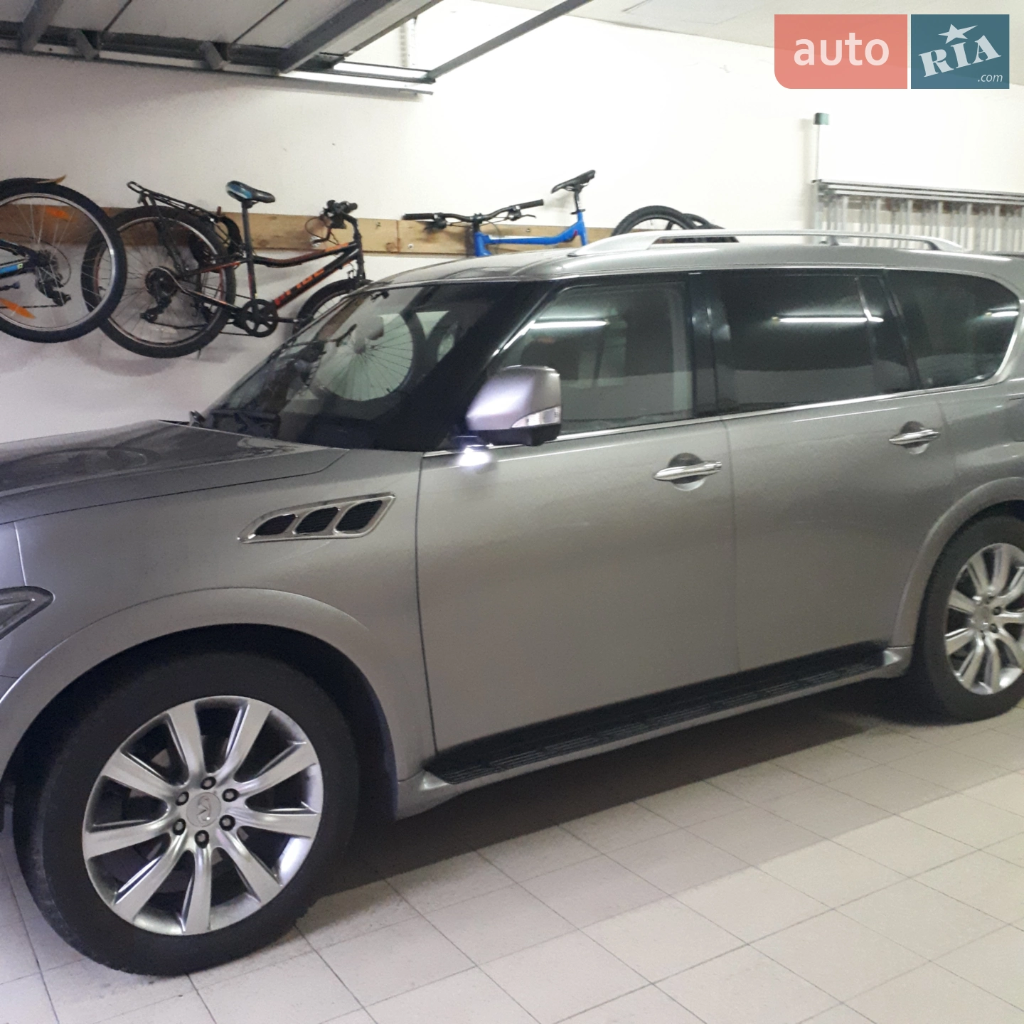 Infiniti QX56, 2012