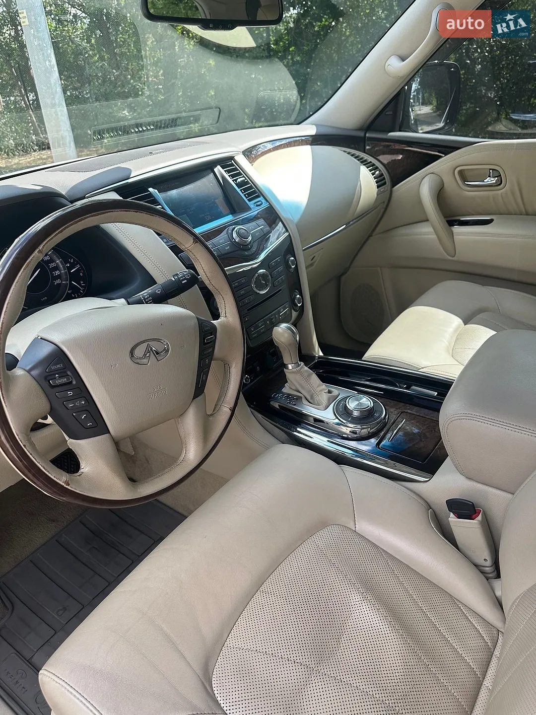 Infiniti QX56, 2012