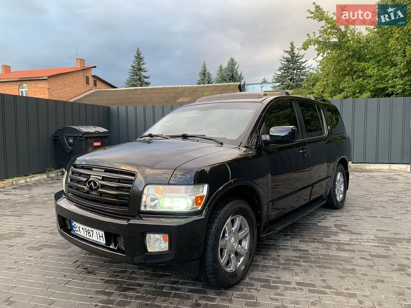 Infiniti QX56, 2004