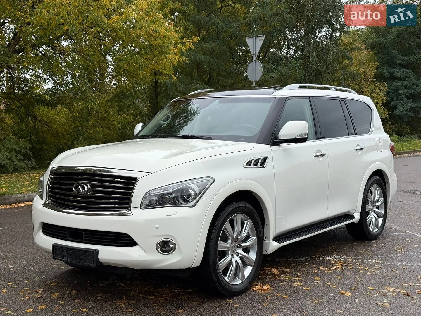 Infiniti QX56, 2012
