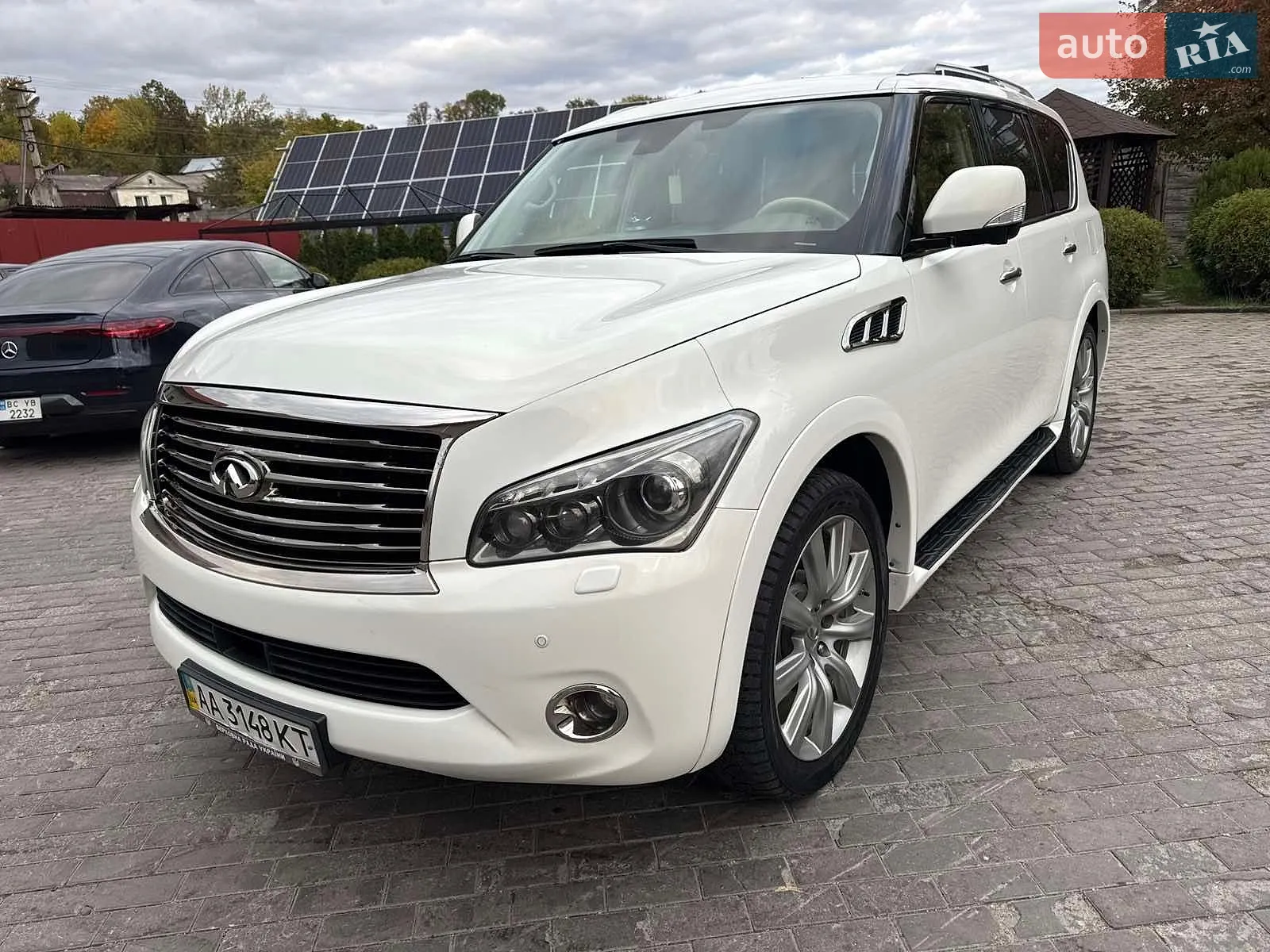 Infiniti QX56, 2011