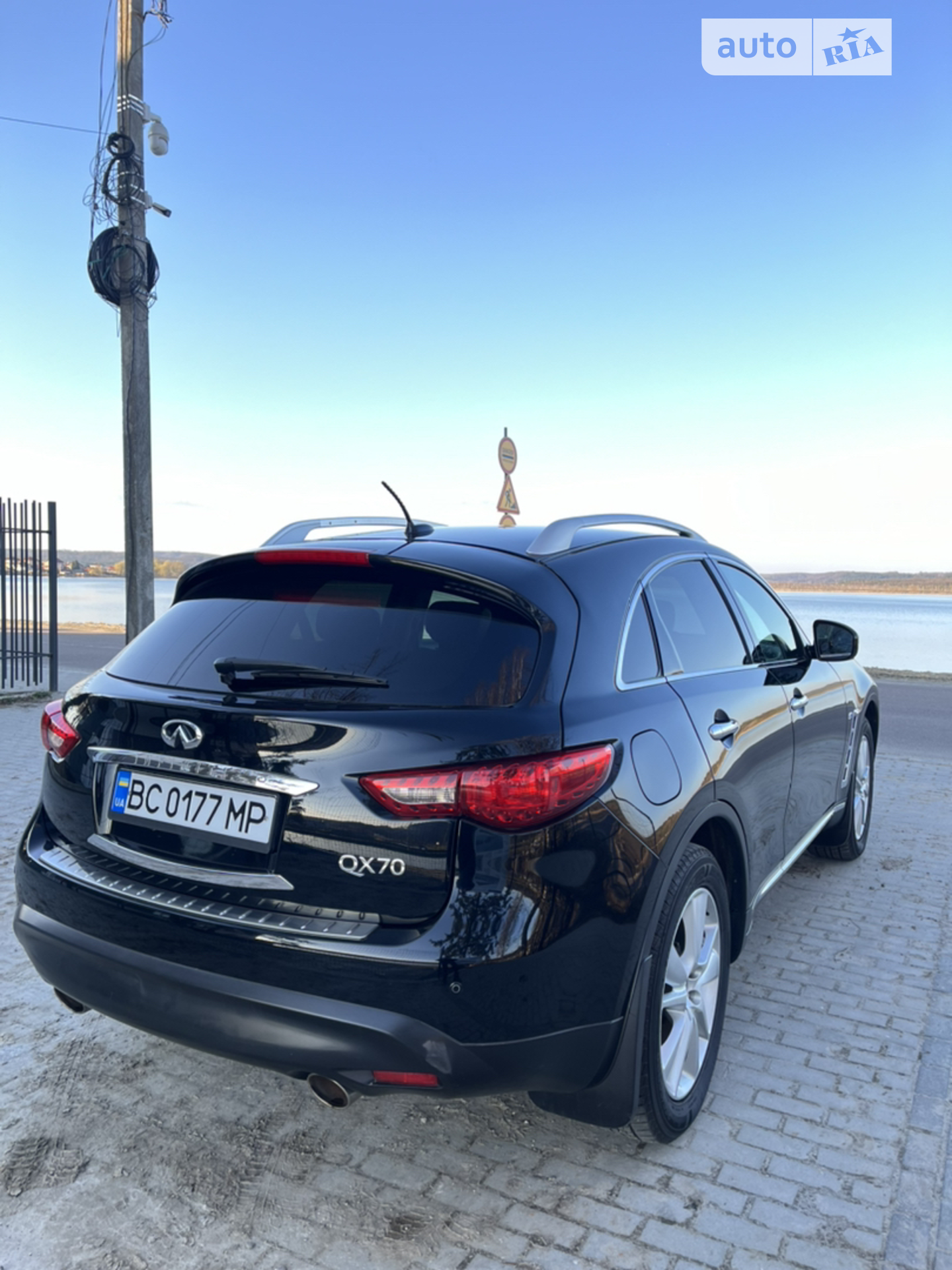 Infiniti QX70, 2015