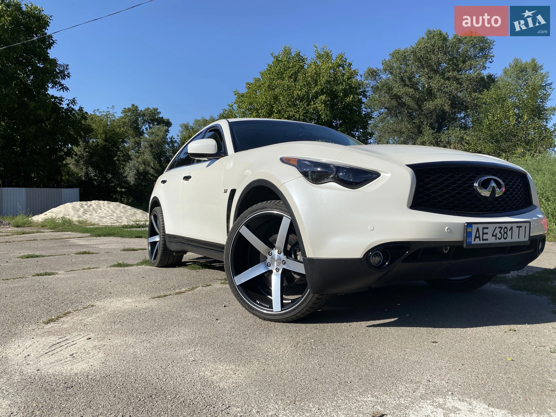 Infiniti QX70, 2016