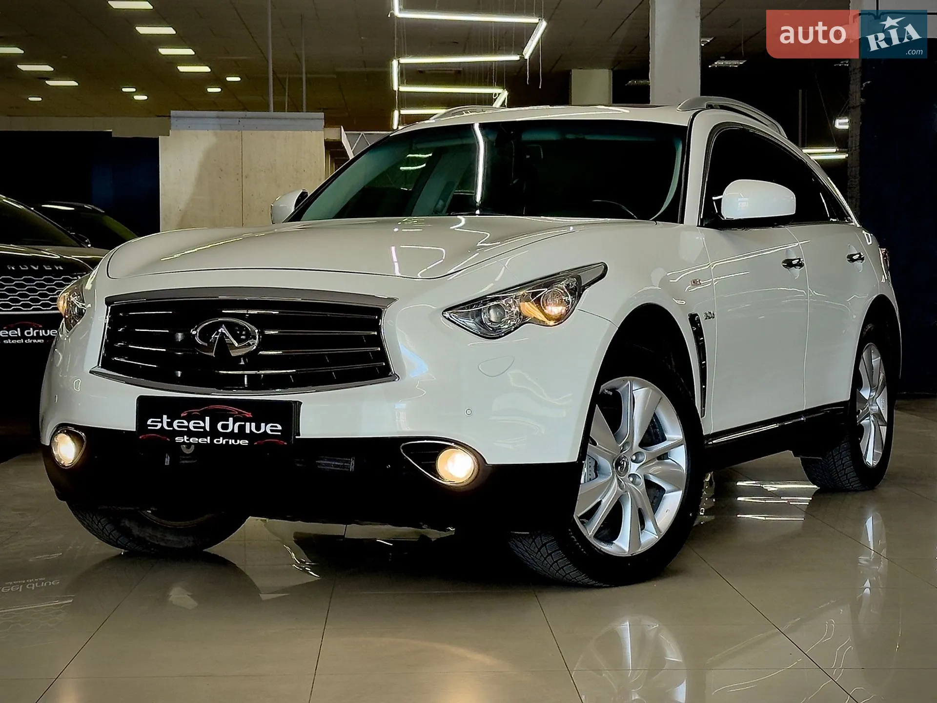 Infiniti QX70, 2013