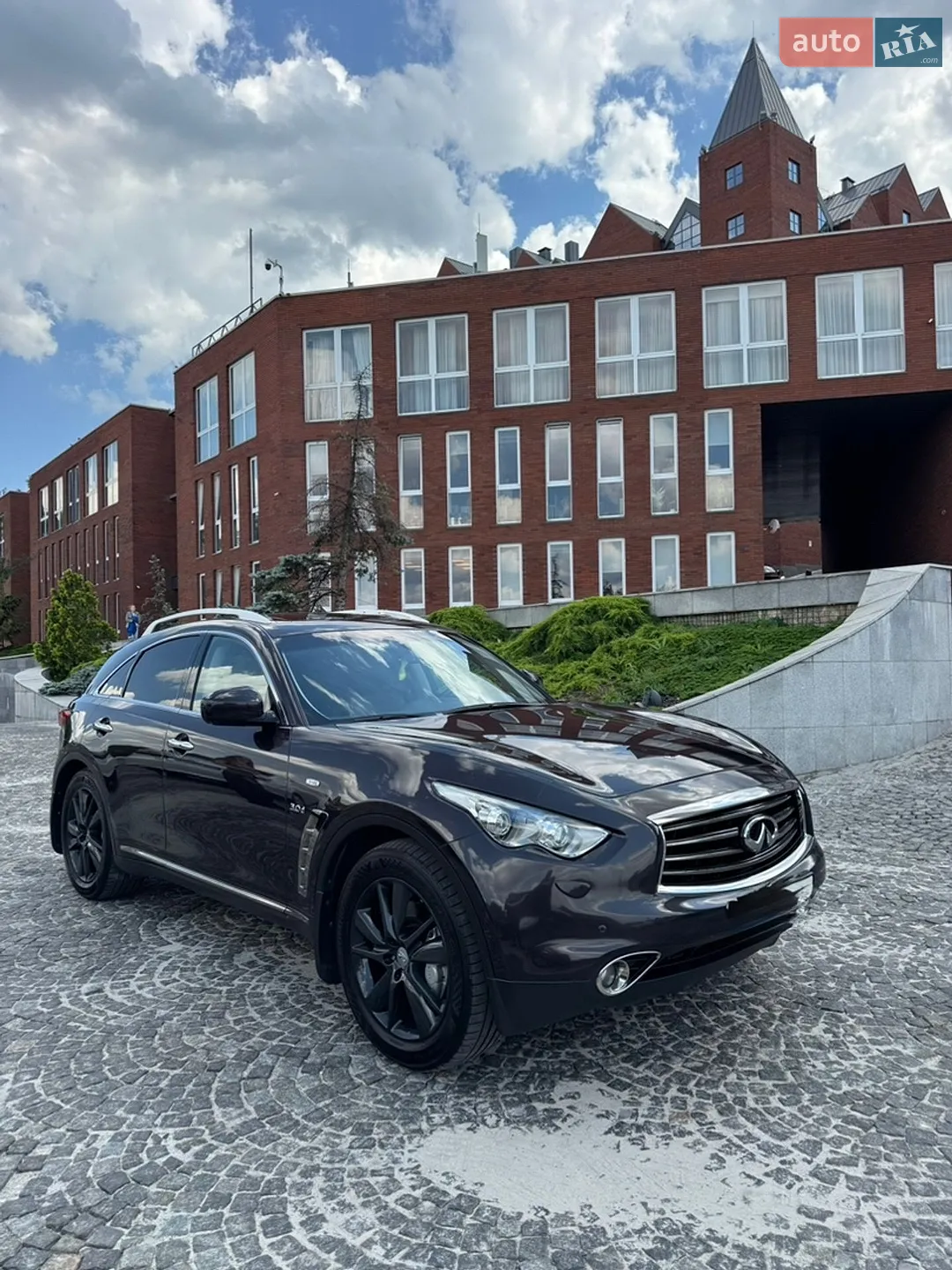 Infiniti QX70, 2017