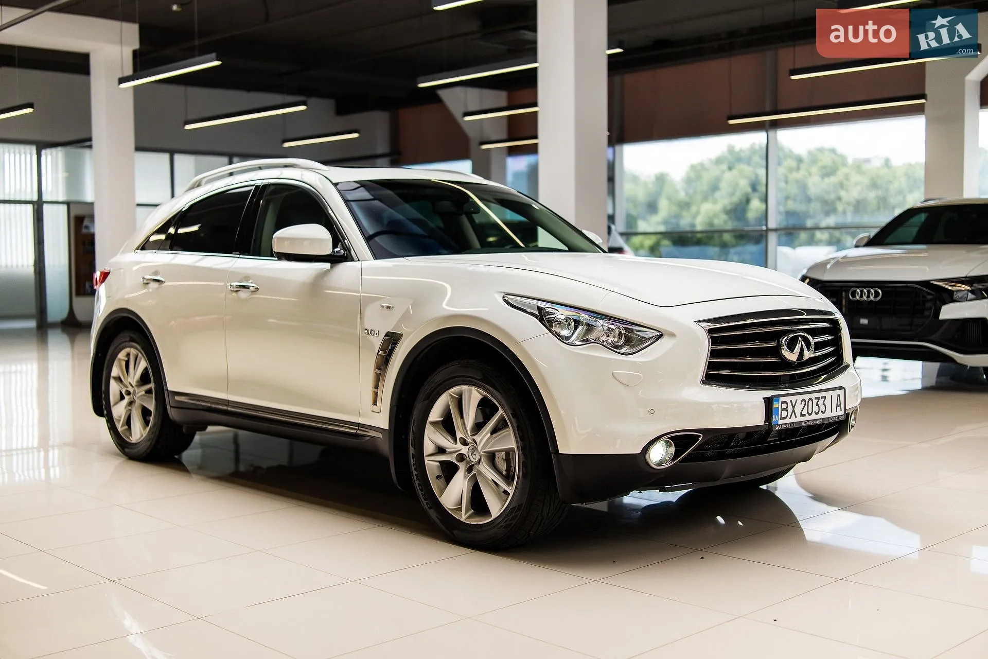 Infiniti QX70, 2015
