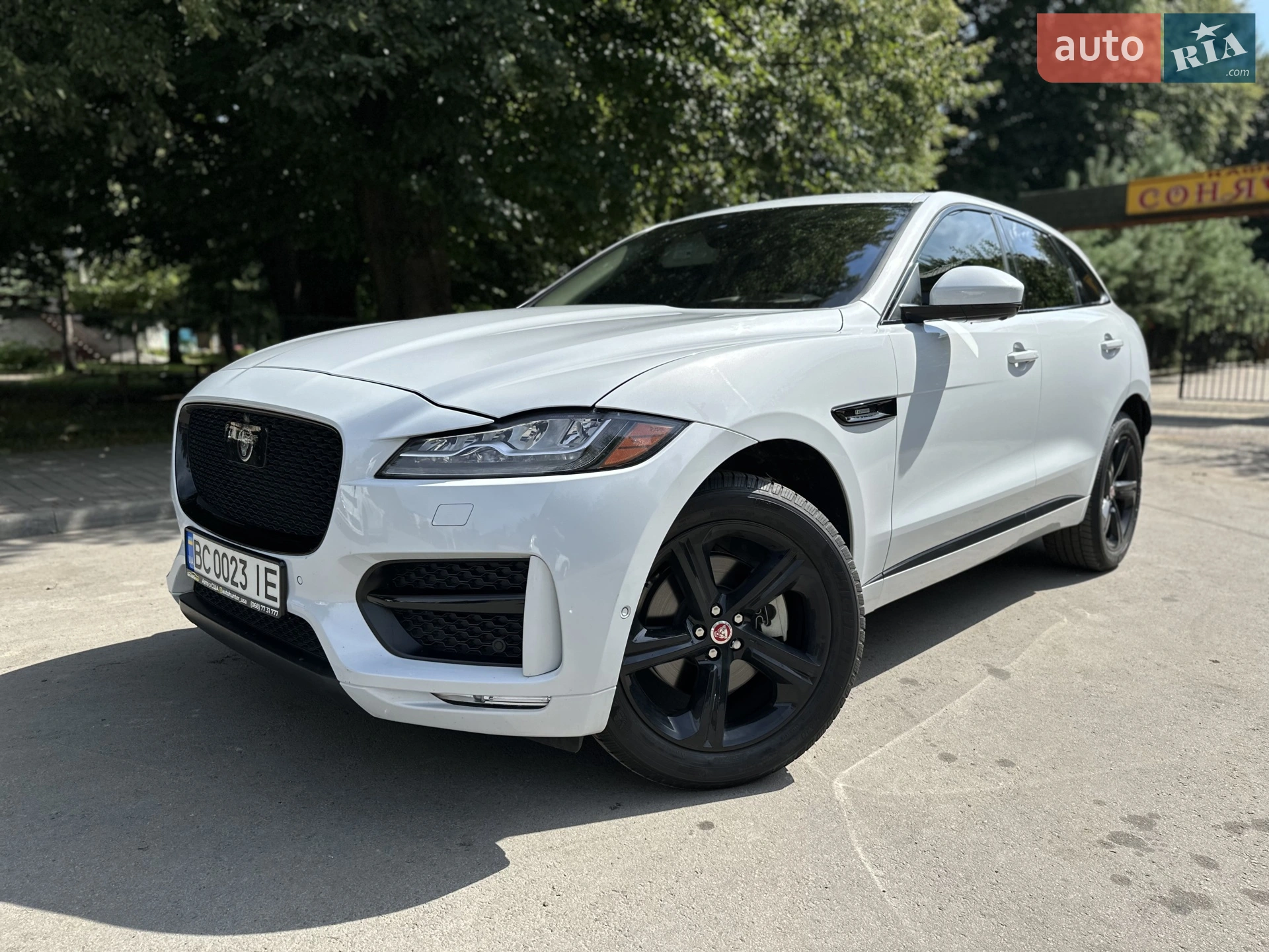 Jaguar F-Pace, 2016