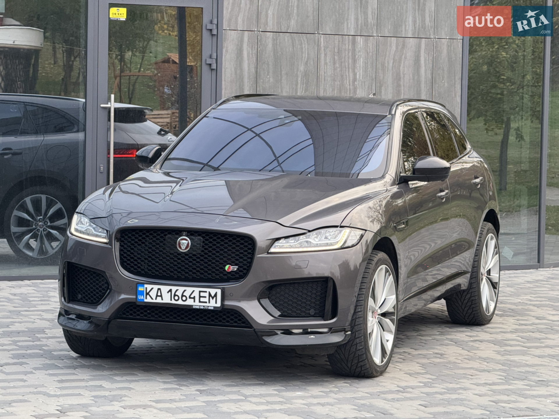 Jaguar F-Pace, 2016