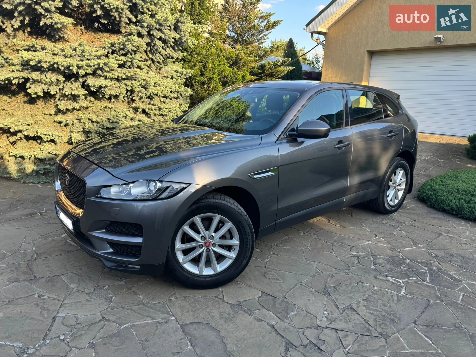 Jaguar F-Pace, 2016