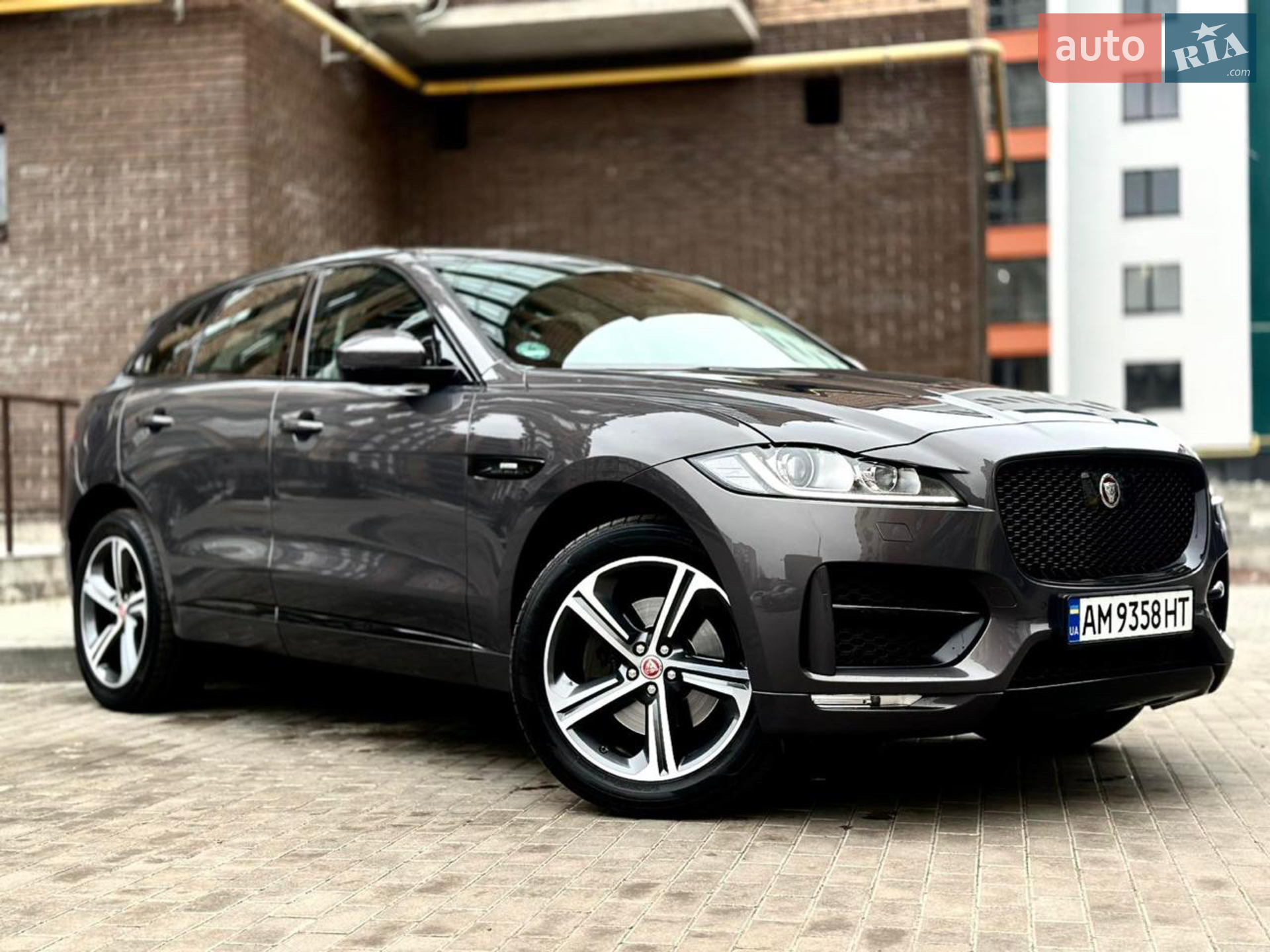 Jaguar F-Pace, 2016