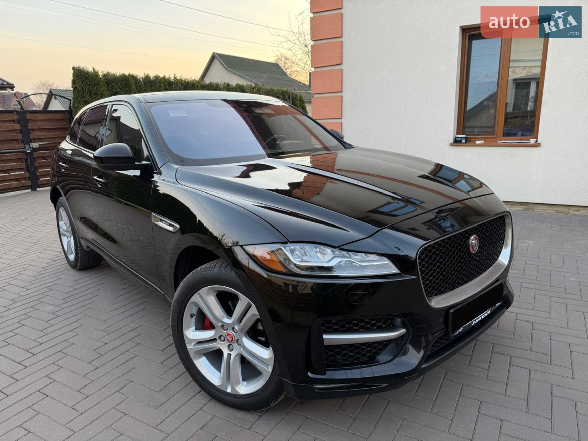 Jaguar F-Pace, 2017
