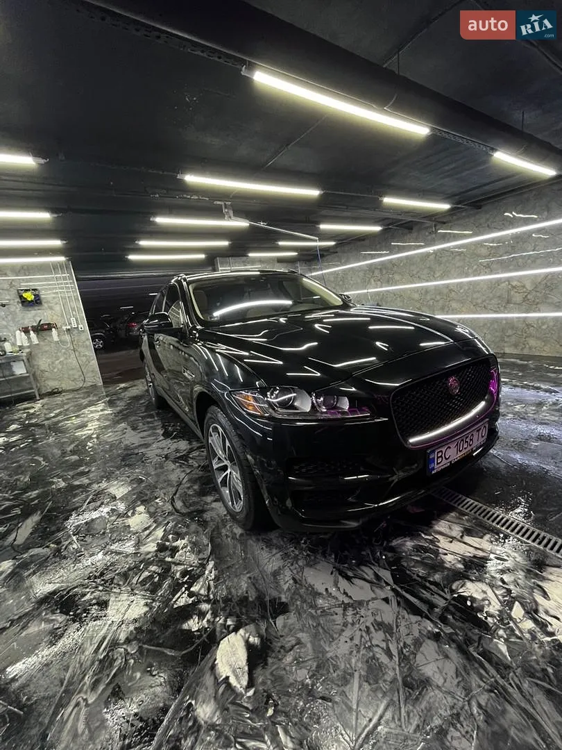 Jaguar F-Pace, 2016