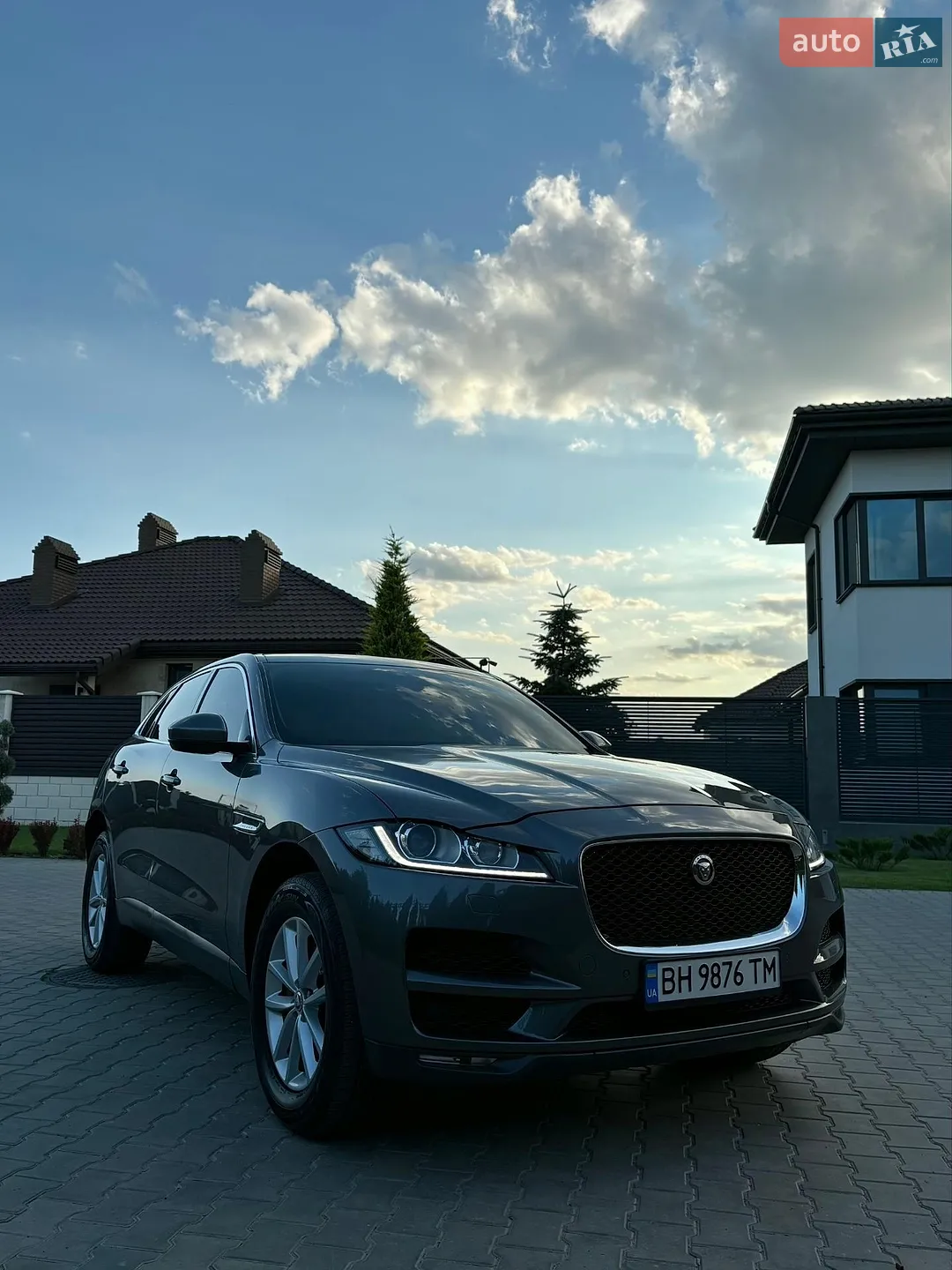 Jaguar F-Pace, 2016