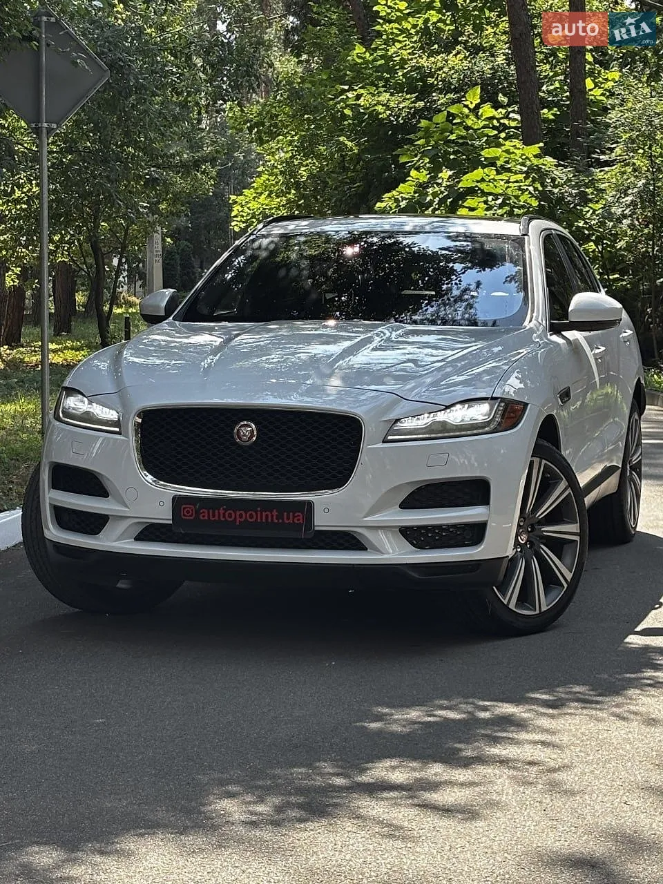 Jaguar F-Pace, 2016