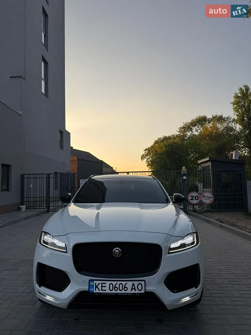 Jaguar F-Pace, 2016