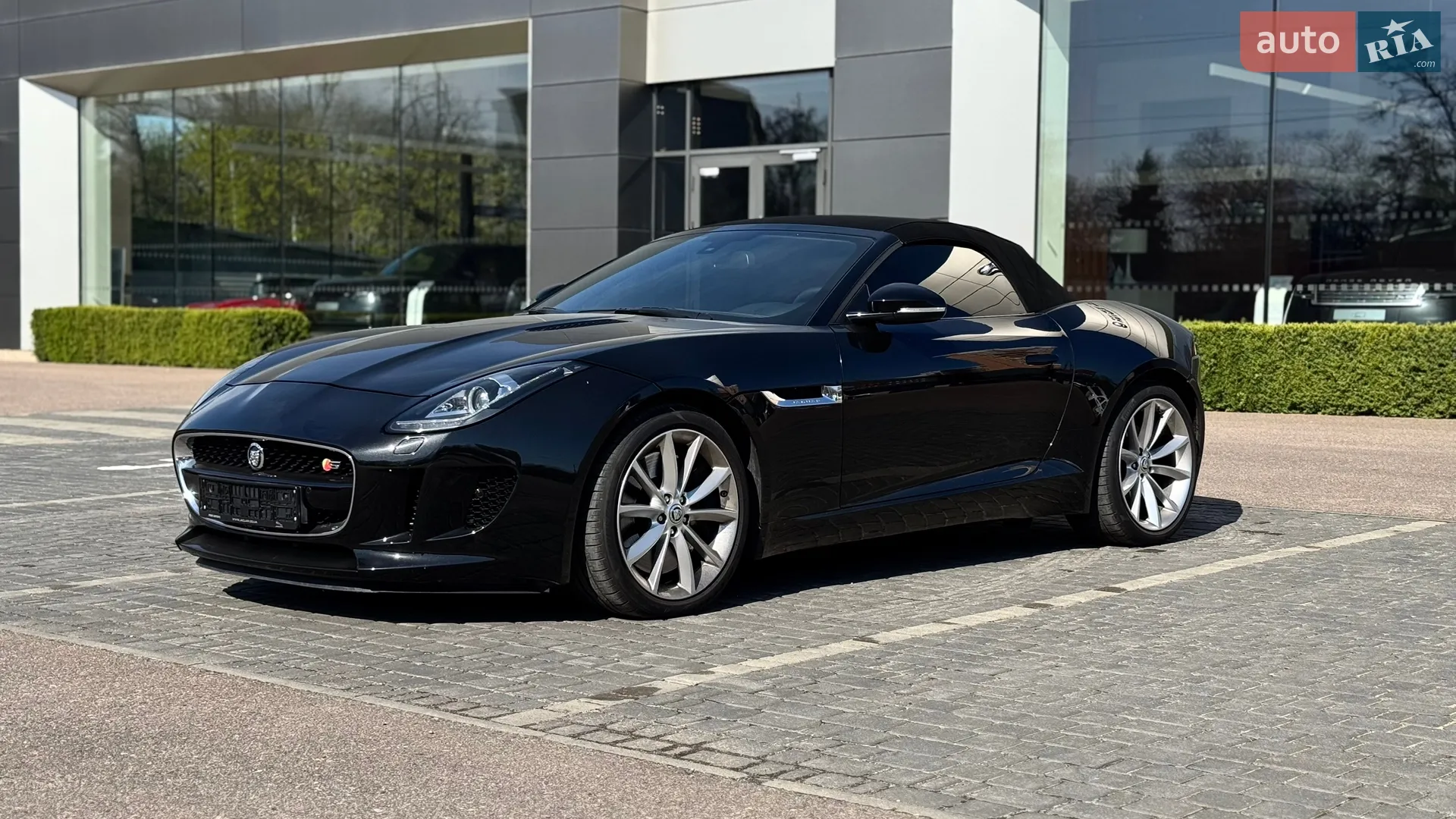 Jaguar F-Type, 2013