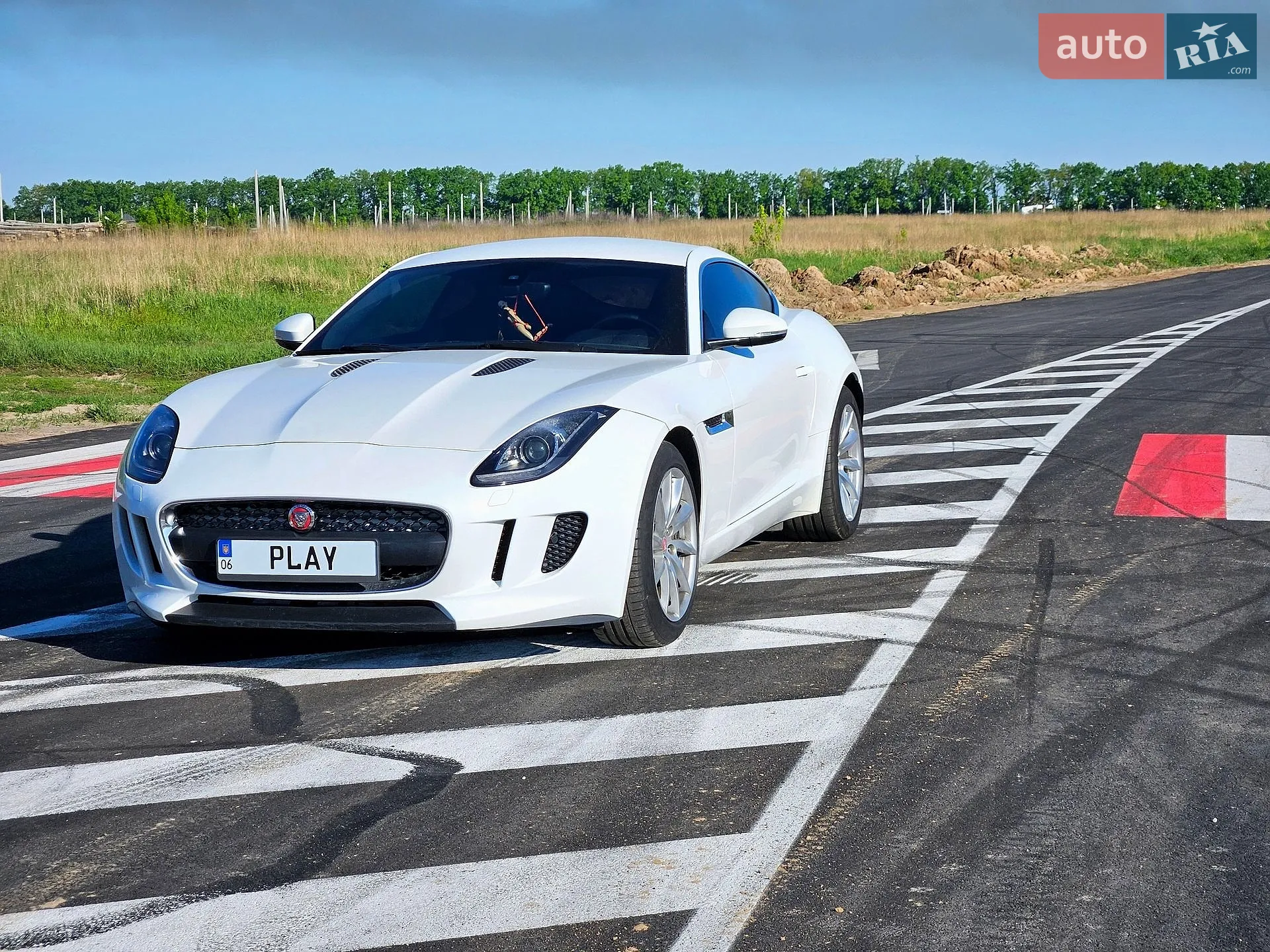 Jaguar F-Type, 2016