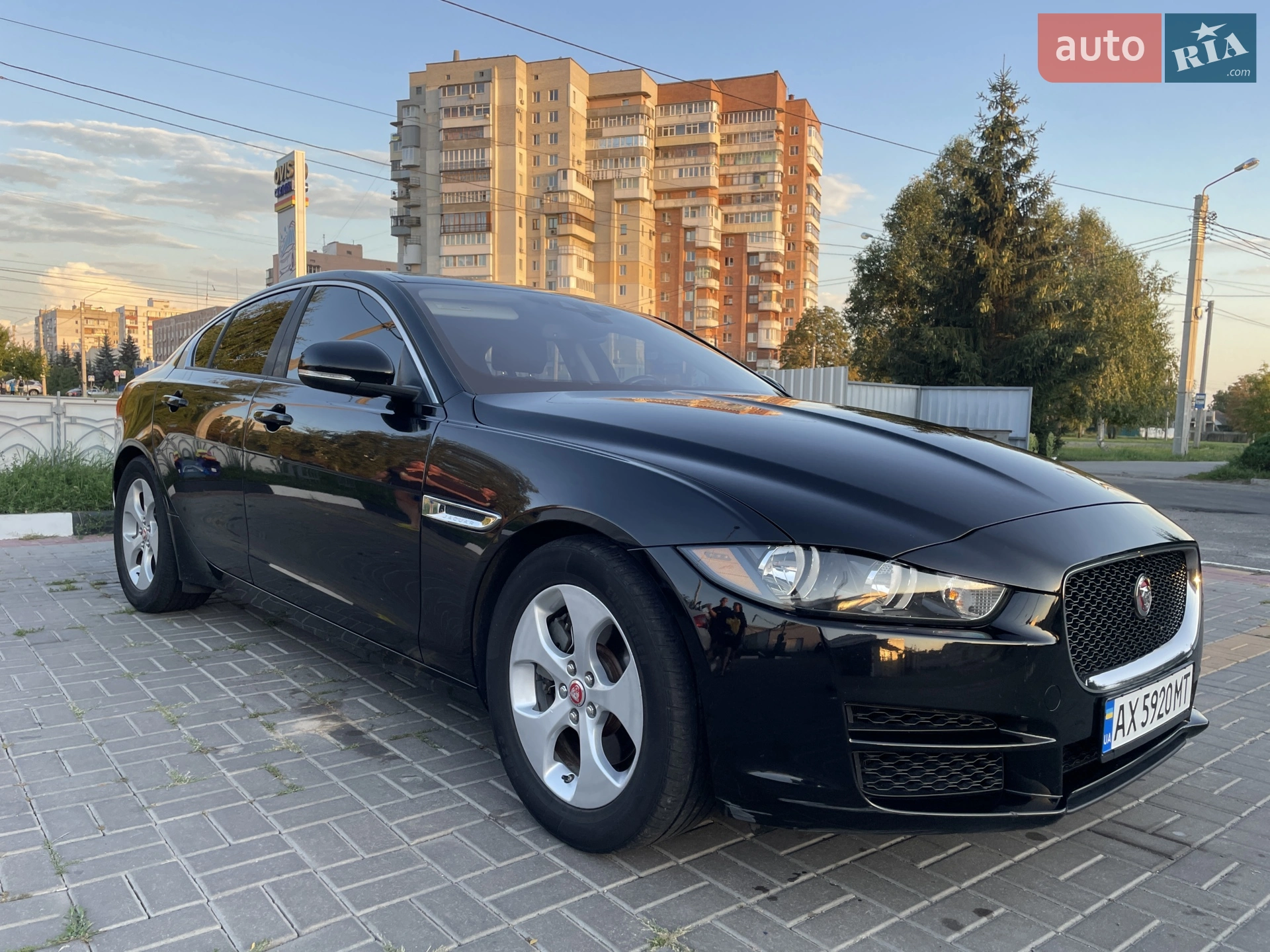 Jaguar XE, 2017