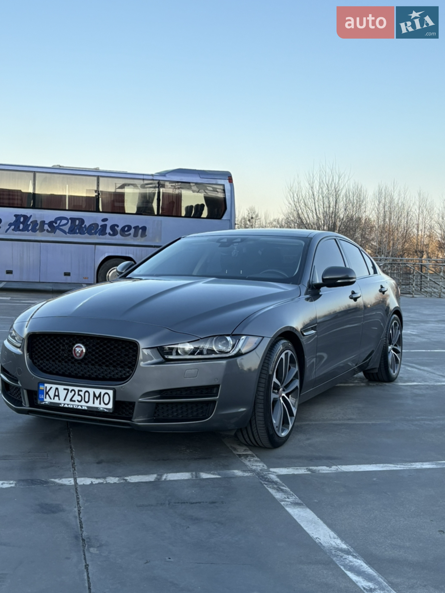 Jaguar XE, 2016